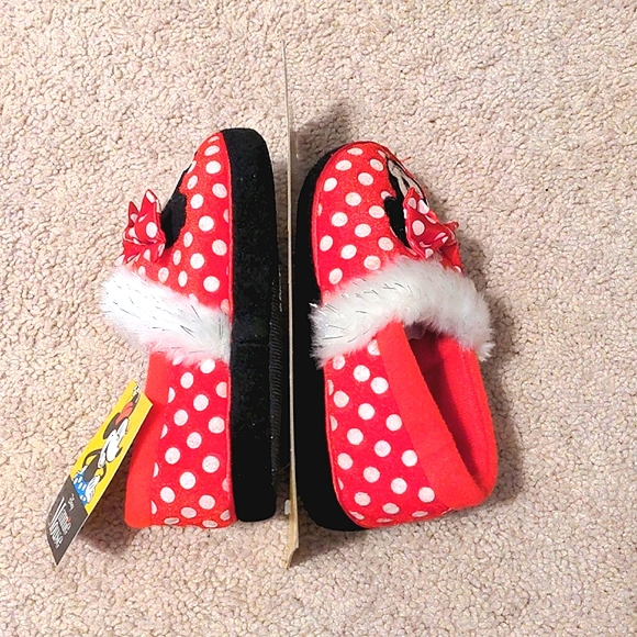 NEW Disney's Minnie Mouse Slippers- Size 9/10 - Picture 3 of 5
